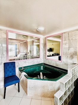 Downbeach Inn