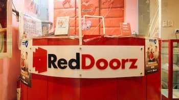 Sweet Hotel by RedDoorz