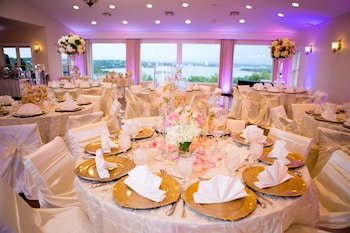 Vintage Villas & Conference Center