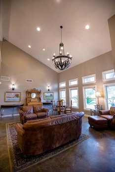 Vintage Villas & Conference Center