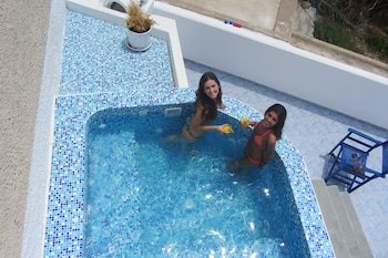 Roula Villa Studios & Apartments