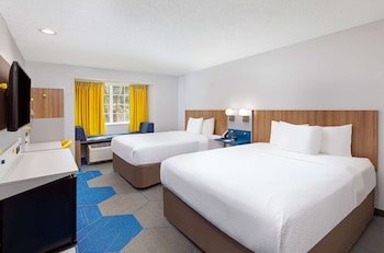 Microtel Inn & Suites by Wyndham Columbus North