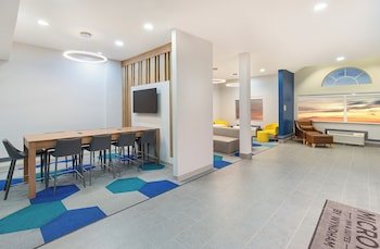Microtel Inn & Suites by Wyndham Columbus North