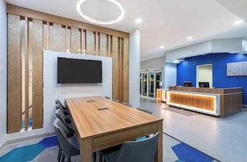 Microtel Inn & Suites by Wyndham Columbus North