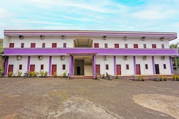 Hotel Danau Indah by OYO Rooms