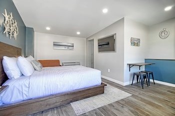 White Caps Motel