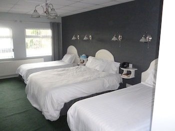 5 Corners Guest Inn