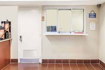 Days Inn By Wyndham Nashville North/Opryland Area