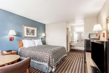 Days Inn By Wyndham Nashville North/Opryland Area