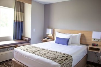 Microtel Inn & Suites by Wyndham Camp Lejeune/Jacksonville