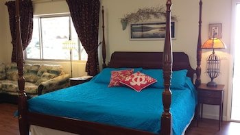 Kona Palace in Captain Cook