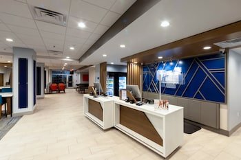 Holiday Inn Express & Suites Harrisonburg University Area