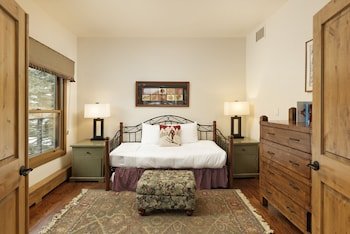 Durant By Frias Properties Hotel