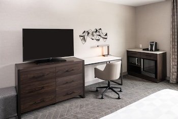 Holiday Inn Boston Logan Airport Chelsea