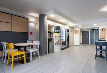 B&B HOTEL Calais Centre Saint-Pierre