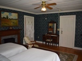 Harbour House Inn