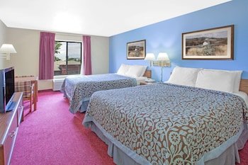 Days Inn by Wyndham Madison NE/Windsor