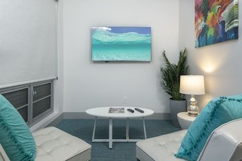 Marketplace Suites