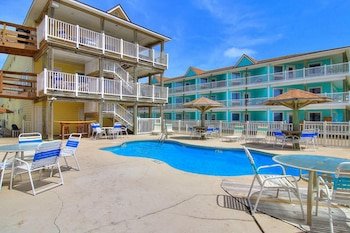 Beachgate CondoSuites & Motel