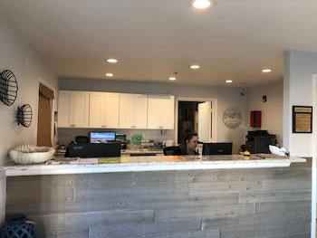 Beachgate CondoSuites & Motel