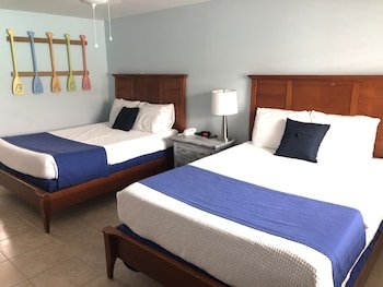 Beachgate CondoSuites & Motel