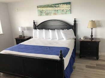 Beachgate CondoSuites & Motel
