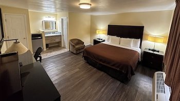 Relax Inn Of Medford
