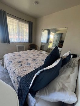 Ocean Cove Lodge