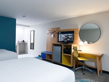 Days Inn & Suites by Wyndham Santa Rosa