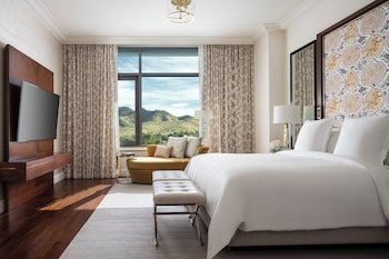 Four Seasons Westlake Village