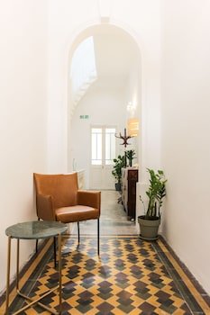 House Of Pomegranates