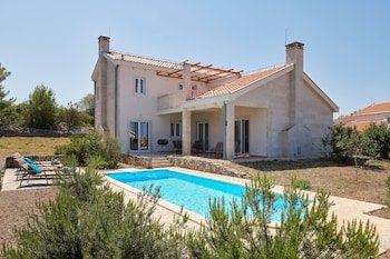 Hvaretta Villas