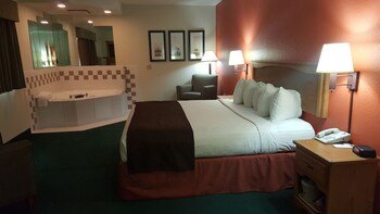 Holiday Inn Express Garden City East