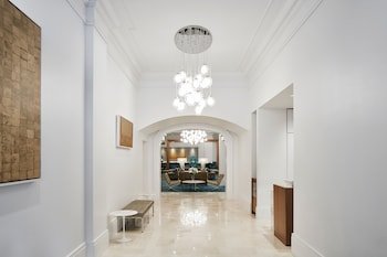 Club Quarters Hotel Houston