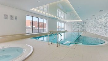 Waterlane Island by Dom & House