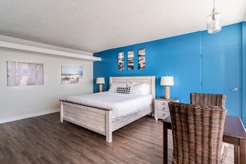 Sands Harbor Hotel & Marina