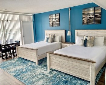 Sands Harbor Hotel & Marina