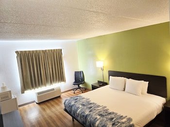 Motel 6 Cleveland - Willoughby