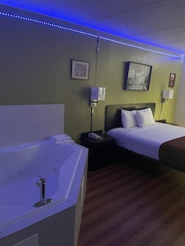 Motel 6 Cleveland - Willoughby
