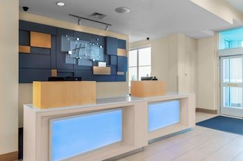 Holiday Inn Express & Suites Leander