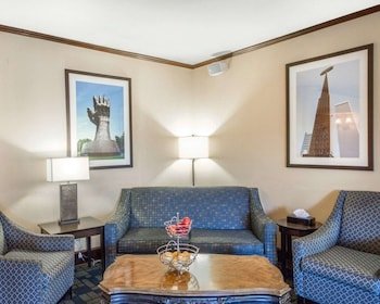 Quality Inn Tulsa–Downtown West