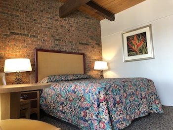 Dunes Inn