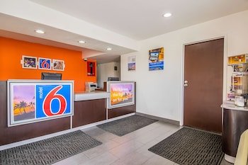 Motel 6 Bakersfield Airport