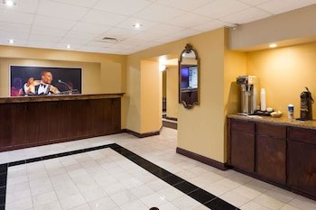 Super 8 by Wyndham Indianola