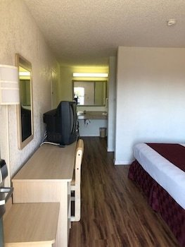 Delta Inn