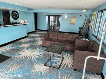Days Inn by Wyndham Neenah
