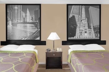 Super 8 by Wyndham Morton Grove/Chicago