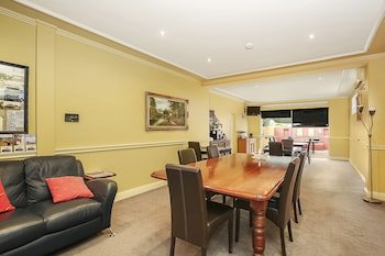 Grand Central Accommodation B&B Cobden
