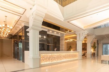 The Monarch Hotel