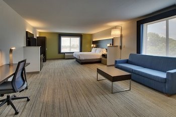 Holiday Inn Express Hotel & Suites Morris